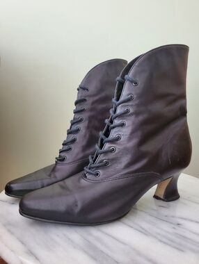 Vintage Black Leather Witchy Victorian Style Lace Up Boots 7.5
